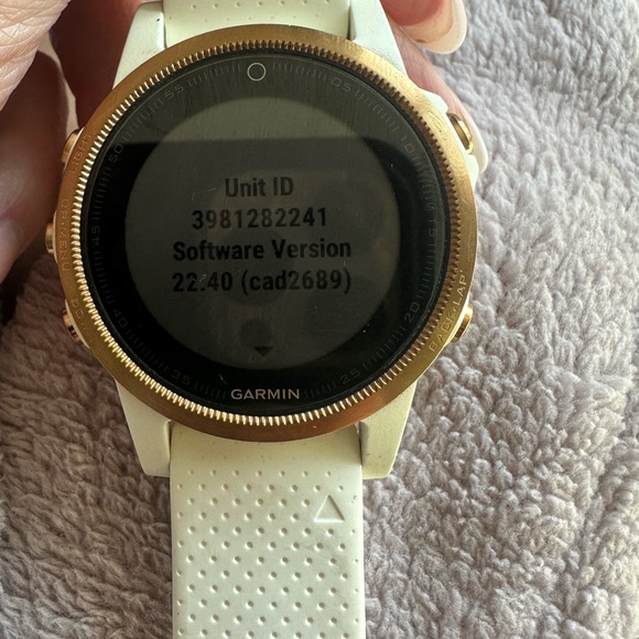 Garmin Fenix 5S Sapphire crystal  Smartwatch - Picture 13 of 13